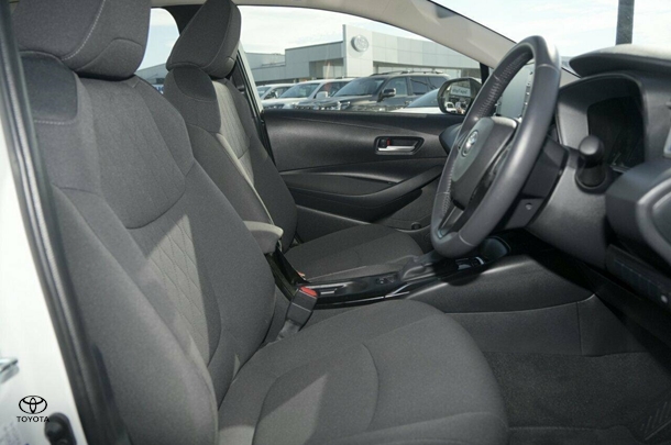 2020 Toyota Corolla Sedan Hybrid SX image 8