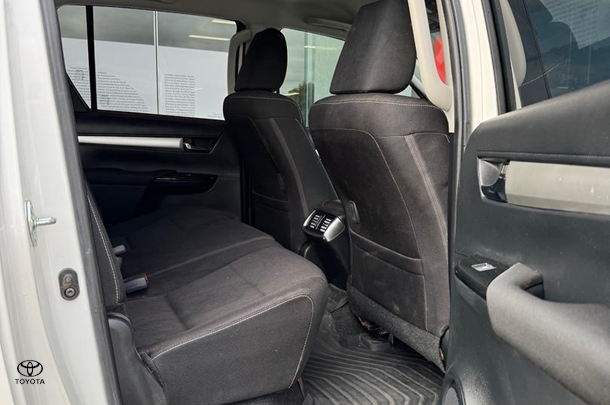 2020 Toyota Hilux SR5 image 20