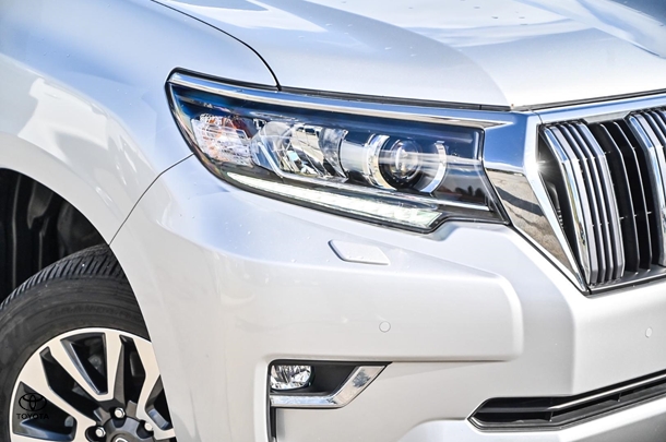 2023 Toyota Prado VX image 6