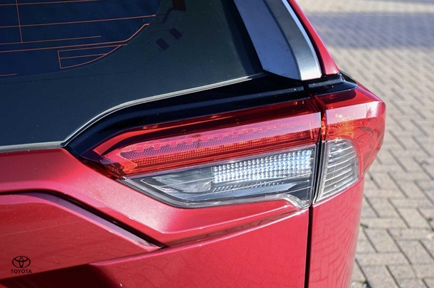 2019 Toyota RAV4 GX image 13
