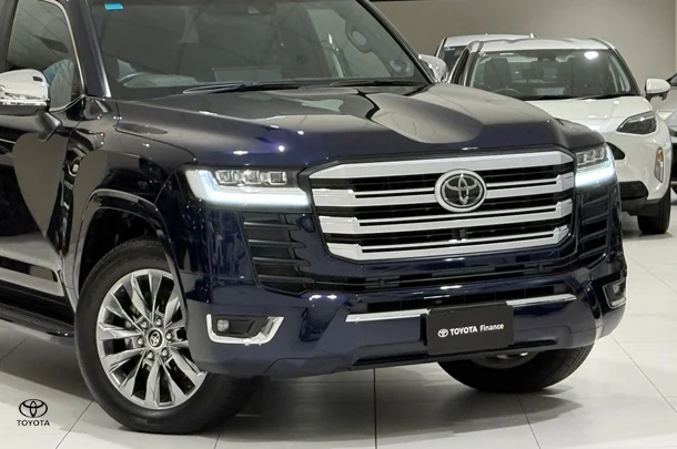 2024 Toyota Landcruiser Sahara ZX image 3