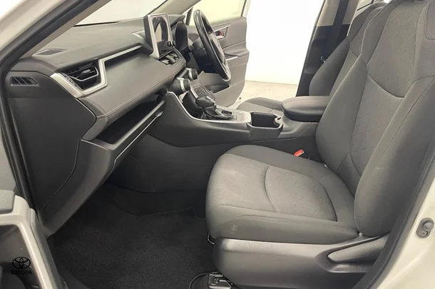 2023 Toyota RAV4 Hybrid GXL-2WD image 18