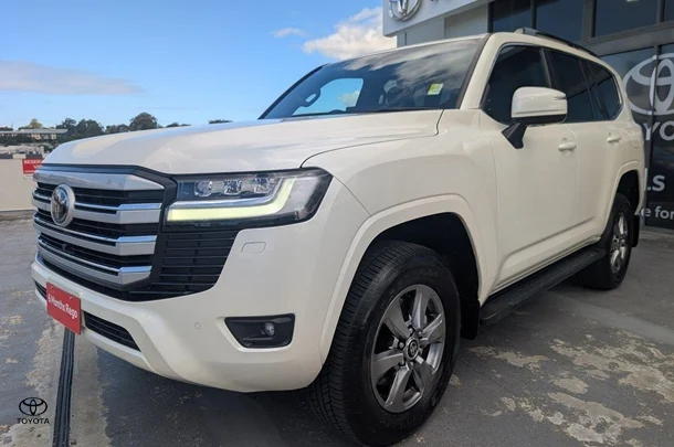 2023 Toyota Landcruiser VX image 8