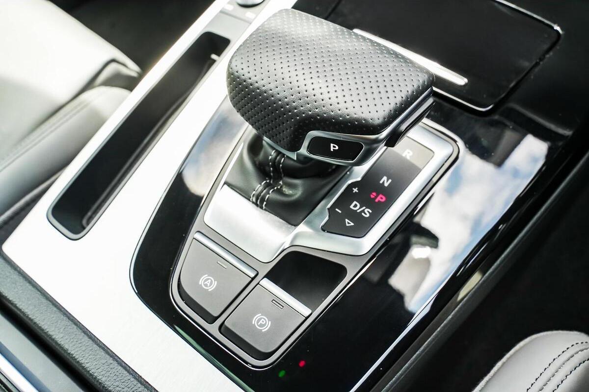 2025 Audi Q5 55 TFSI e S Line Auto quattro ultra MY25 image 14