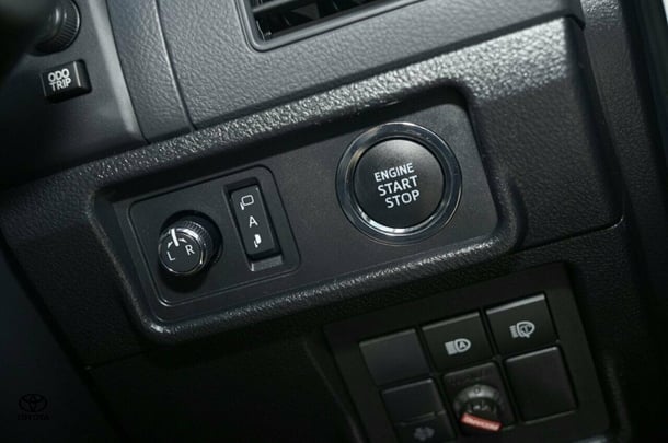 2021 Toyota Prado GXL image 17