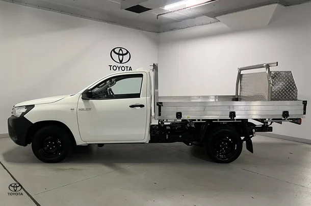 2024 Toyota Hilux Workmate image 9