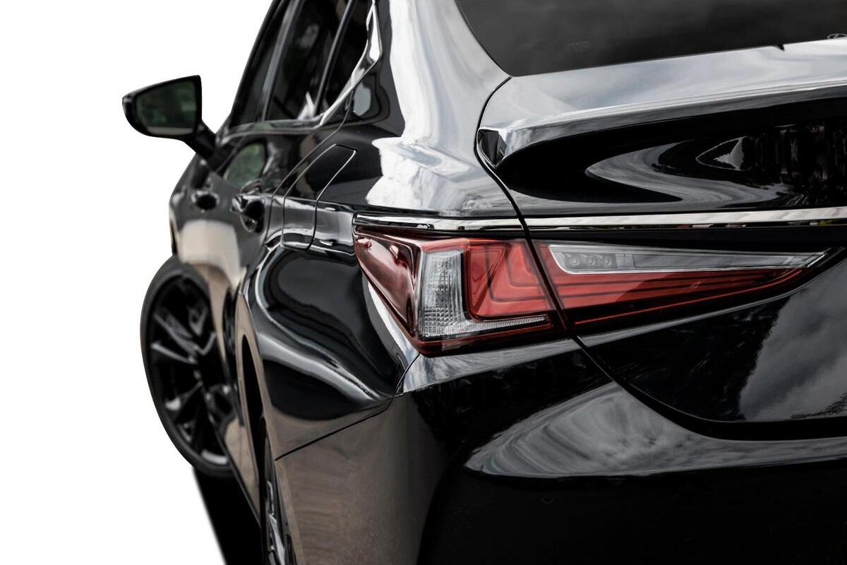 2024 Lexus ES ES300h F Sport Auto image 6