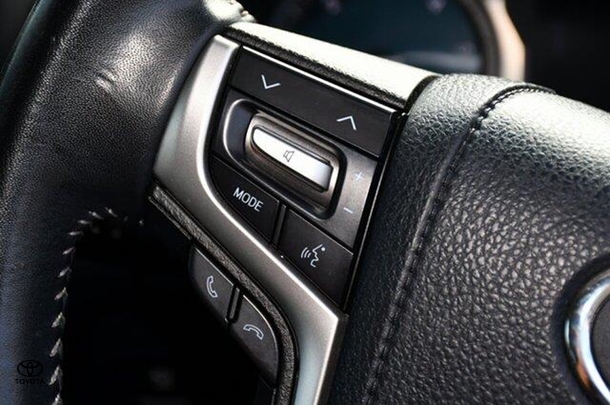 2019 Toyota Prado VX image 15