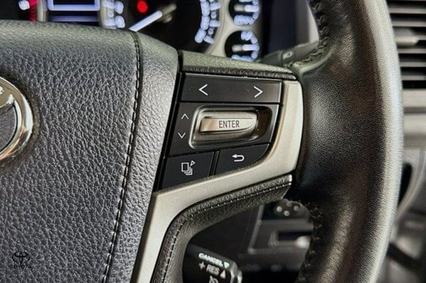 2021 Toyota LANDCRUISER GXL image 17