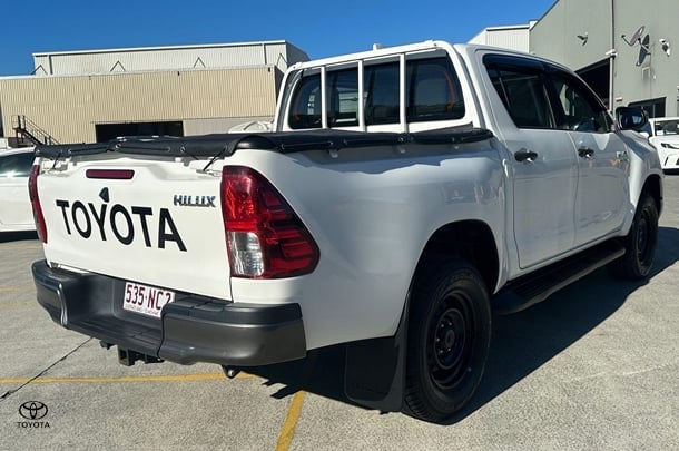 2022 Toyota Hilux SR image 4