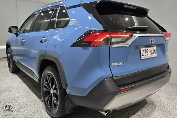 2023 Toyota RAV4 Hybrid Cruiser-AWD image 4