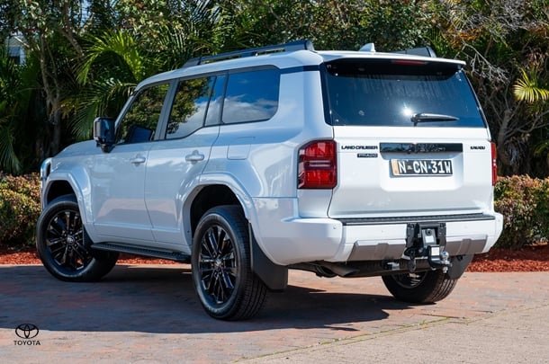 2024 TOYOTA Prado Kakadu image 1