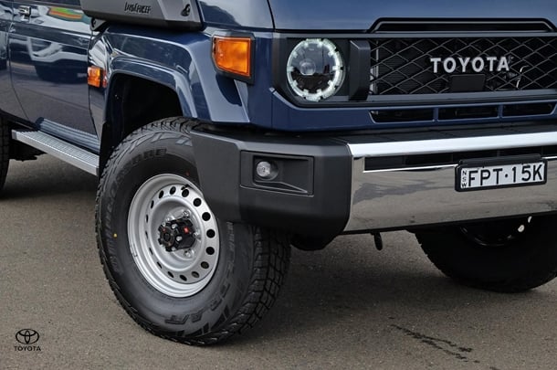 2025 Toyota LC MILITARY GXL image 6