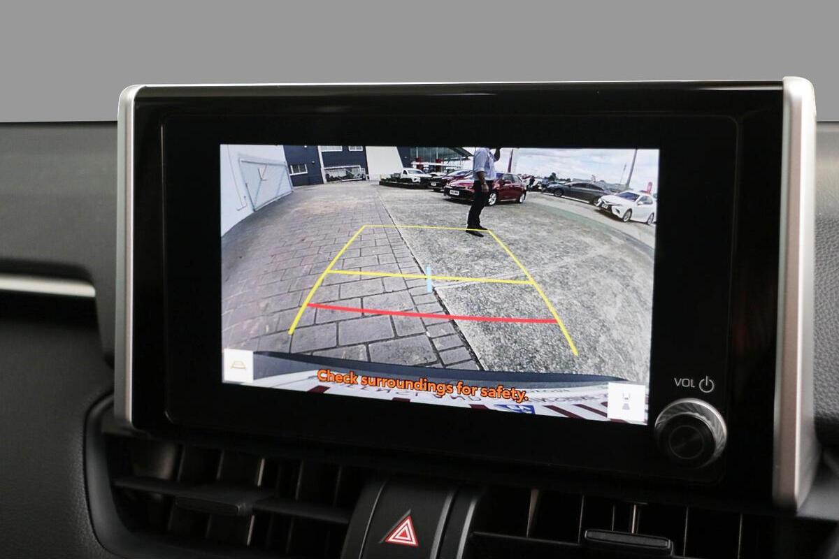 2024 Toyota RAV4 GXL Auto eFour image 14