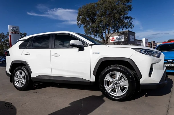 2021 Toyota Rav4 Hybrid GX AWD image 3