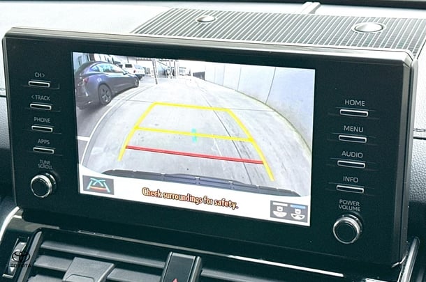 2023 Toyota Landcruiser GXL image 4