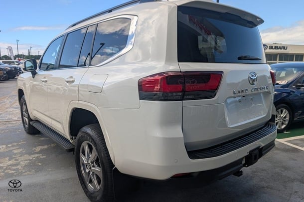 2023 Toyota Landcruiser VX image 6