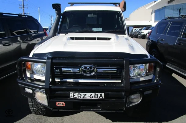 2021 Toyota LC Military GXL image 2