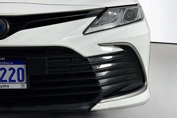 2021 Toyota Camry Hybrid Ascent image 3