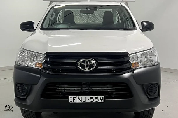 2024 Toyota Hilux Workmate image 3