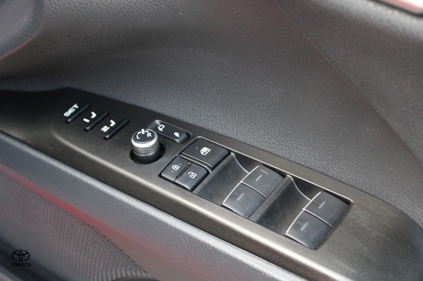 2023 Toyota Camry Hybrid SL image 27