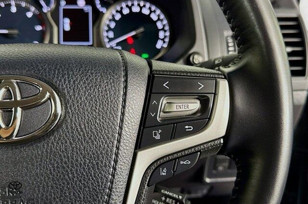 2022 Toyota Prado GXL image 18