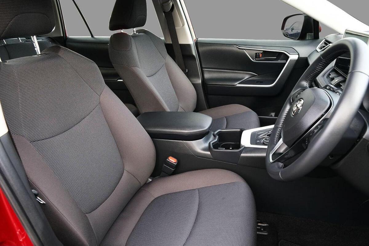 2024 Toyota RAV4 GX Auto eFour image 8