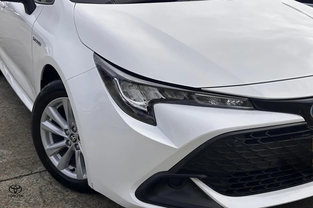 2023 Toyota Corolla Hatch Hybrid Ascent Sport image 3