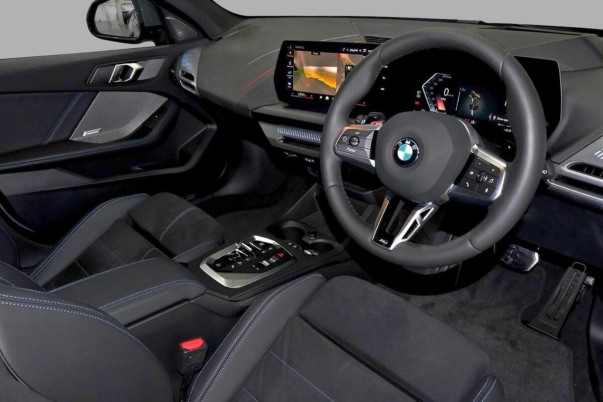 2025 BMW 1 Series 118 M Sport F70 Auto image 5