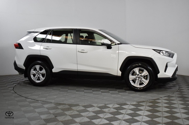2019 Toyota RAV4 GX-2WD image 10