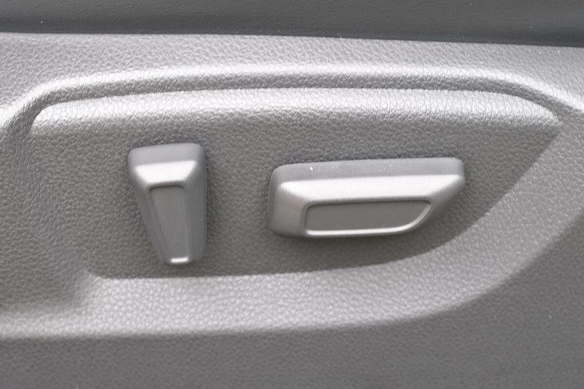 2025 Mitsubishi Eclipse Cross PHEV Aspire YB Auto AWD MY24 image 16