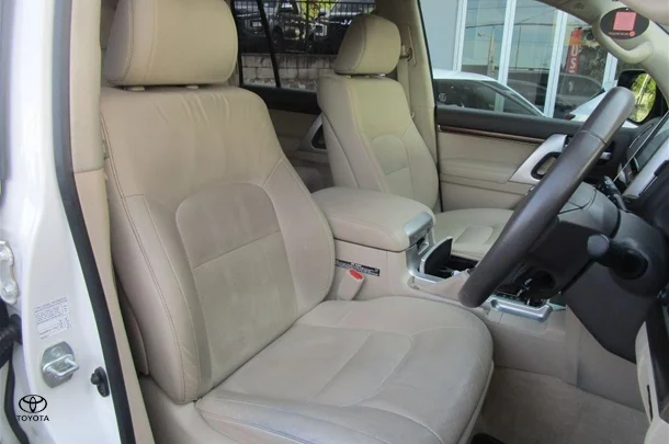 2019 Toyota Landcruiser VX image 12