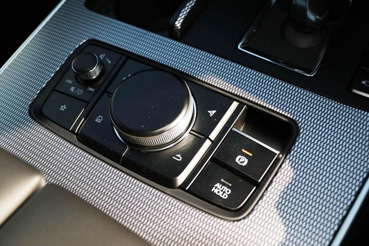 2024 Mazda CX-60 G40e Azami KH Series Auto i-ACTIV AWD image 17