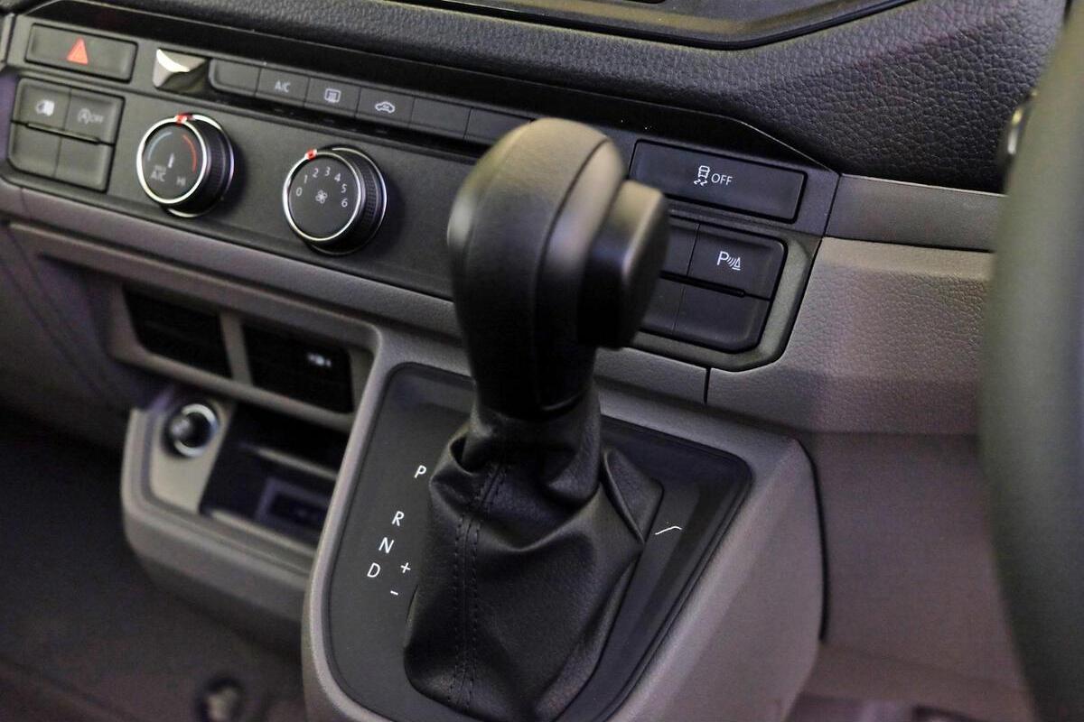 2024 Volkswagen Crafter 35 TDI340 SY1 Medium Wheelbase Auto FWD MY24 image 16