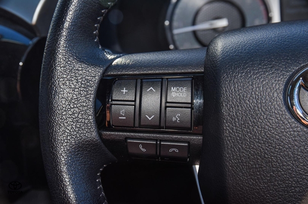 2023 Toyota HILUX SR5 image 14