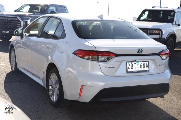 2024 Toyota Corolla Sedan Hybrid Ascent Sport image 13