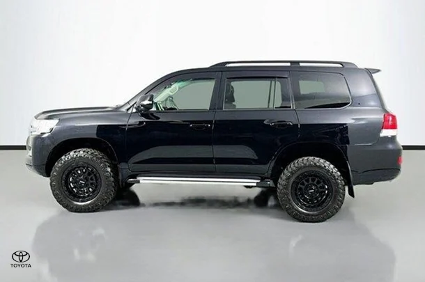 2021 Toyota LANDCRUISER GXL image 5