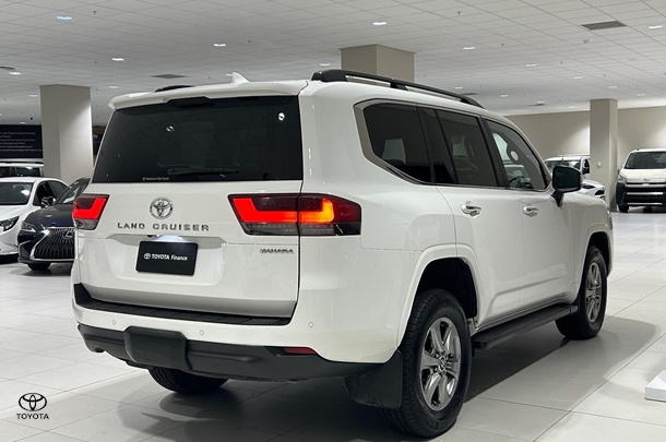 2022 Toyota Landcruiser Sahara image 7
