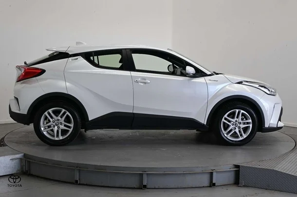 2023 Toyota C-HR GXL-2WD image 4
