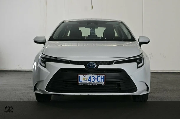 2023 Toyota Corolla Sedan Hybrid Ascent Sport image 2