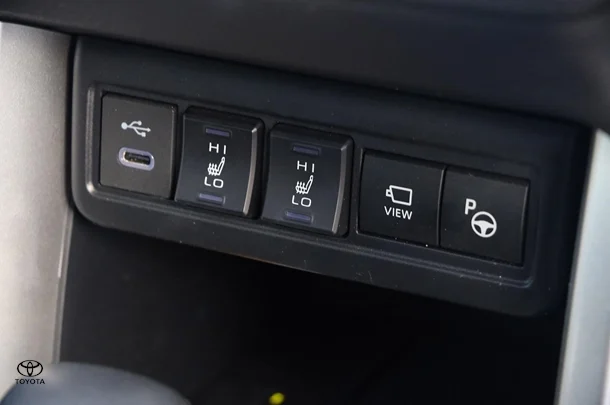 2024 Toyota Corolla Cross Hybrid Atmos AWD image 23