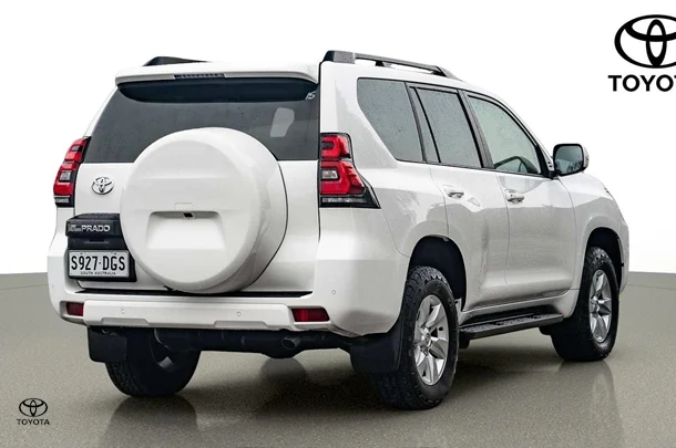 2022 Toyota PRADO GXL image 7