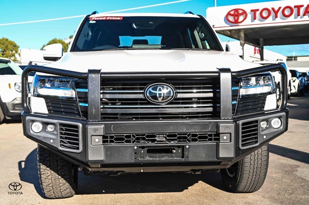 2023 Toyota Landcruiser GXL image 4