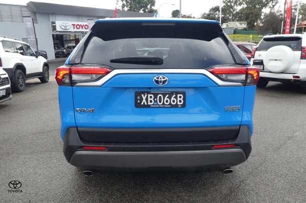 2020 Toyota RAV4 Hybrid Cruiser-AWD image 10