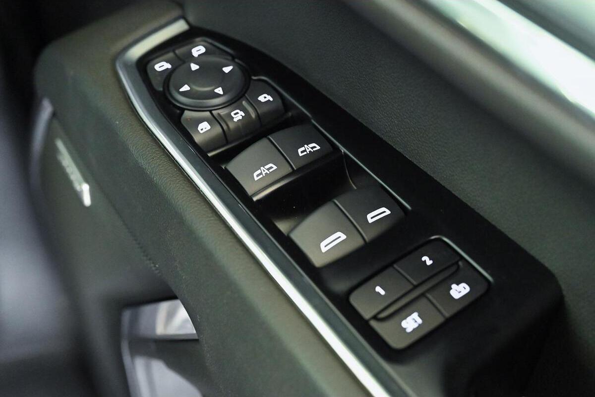 2024 Chevrolet Silverado HD LTZ Premium W/Tech Pack Auto 4x4 MY24 image 15