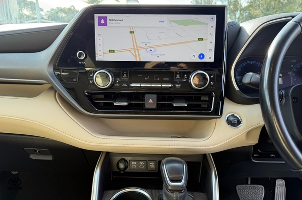 2023 Toyota Kluger 4x2 GRANDE image 13
