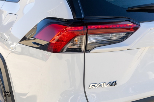 2023 Toyota Rav4 Hybrid GX-2WD image 21