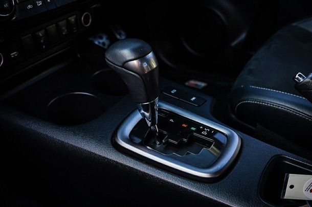 2023 Toyota Hilux 4x4 GR-S image 26