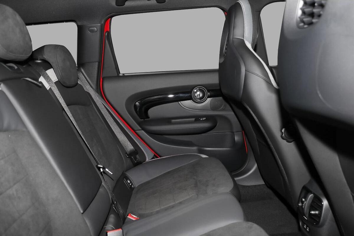 2024 MINI Clubman John Cooper Works Essential Auto ALL4 image 9