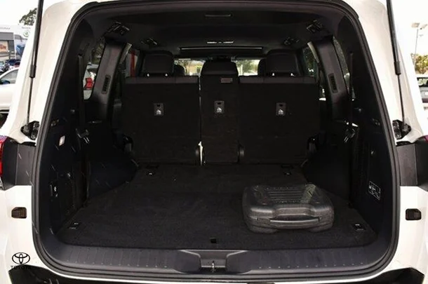 2023 Toyota Landcruiser VX image 19